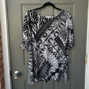 Susan Graver Black & White Patterned Women's Top